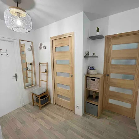 Le Cosy-appartement 4 Pers, Climatisé, Grand Terrasse Plein Sud, Parking Privatif Hyères